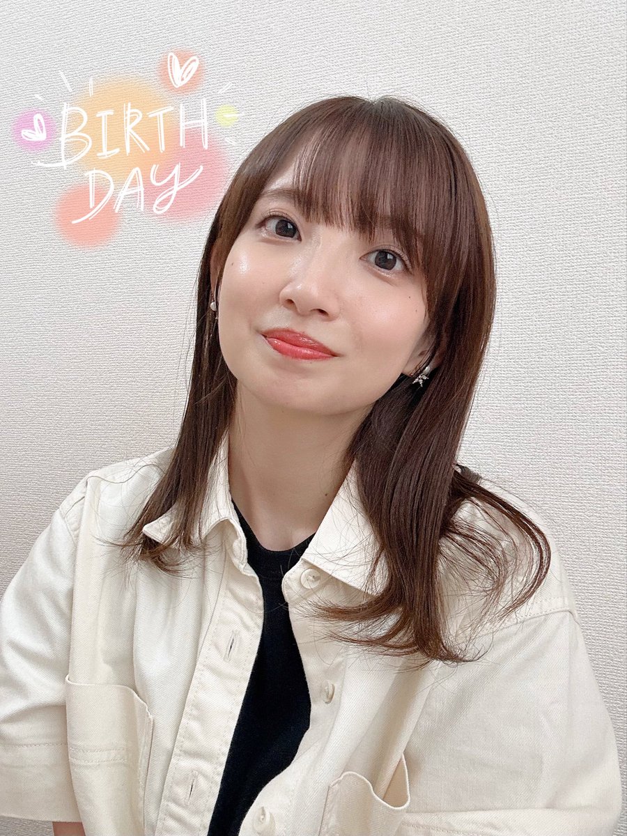 rumirumi_81pro's tweet photo. 大久保瑠美、お誕生日を迎えました✨🎂🎉
いつも応援し支えてくださる皆様、本当にありがとうございます🩷
これからも作品とキャラに愛情を持って、周りの方々やファンの皆様への感謝を忘れず、声優とオタクの反復横跳びを頑張ります！\(˙꒳˙\三/ ˙꒳˙)/
さぁ、いっぱい祝ってくれーーーーーい❣️笑 https://t.co/gcspwIetgd