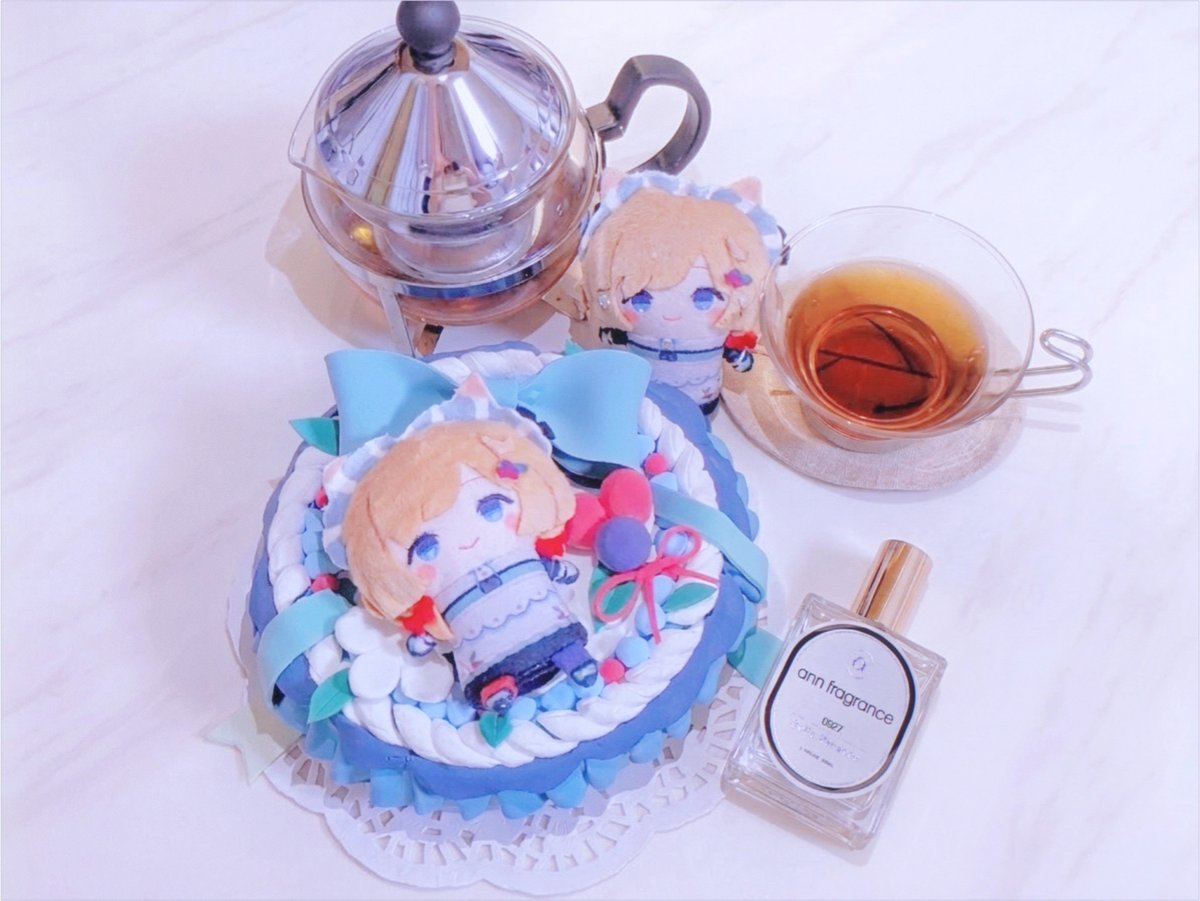 q77qn's tweet photo. ∴ ୨୧ ∴∵∴ ୨୧ ∴∵∴ ୨୧ ∴

#エリコニHBD2026 
不格好ですがお誕生日をお祝いしたくて人生で初めてクレイケーキ制作に挑みました>  ̫<︎︎👍🏻
来年は……もっと綺麗に…ッ❕

(右下は調香できるお店で作っていただいた概念香水です♪紅茶とお花の香り💝) 

∴ ୨୧ ∴∵∴ ୨୧ ∴∵∴ ୨୧ ∴ https://t.co/w4YzUiHLE1
