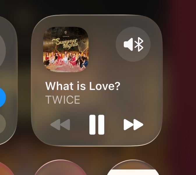 compvlicated's tweet photo. bahkan di mode senggol bacok pas lg pms gini gue tetep dngerin lagu twice biar mood nya mendingan ☺️😭 https://t.co/qAK0TIzJXF