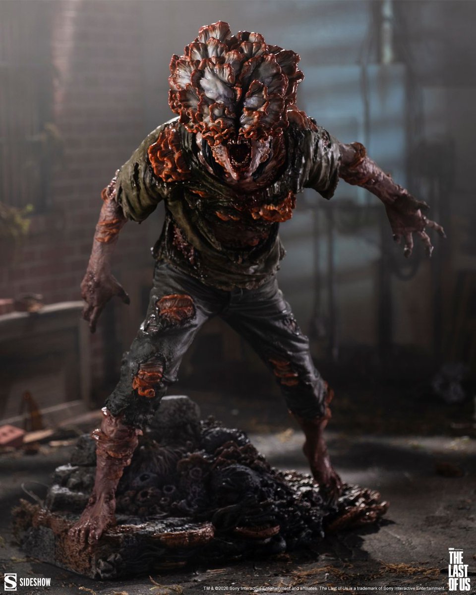 collectsideshow's tweet photo. On this Last of Us Day, Joel and Ellie are taking on a Bloater. 🍄🧟 Relive the epic showdown of “Bill’s Town,” the fourth chapter of The Last of Us Part I, with three quarter-scale statues from @Prime1Studio. https://t.co/dnhvYQhNkn