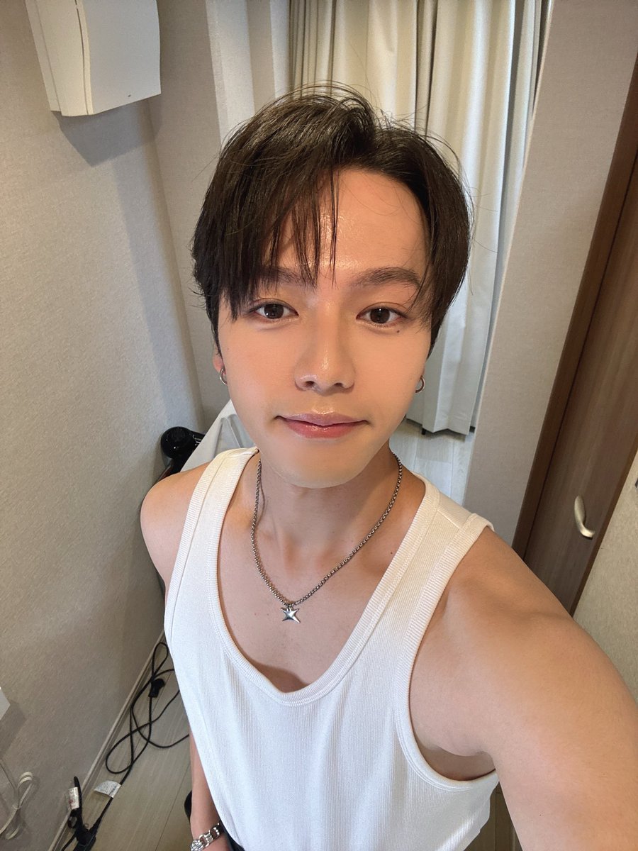 LOVEONE_staff's tweet photo. ／

このあと25:30〜‼️
#相原一心 初W主演のドラマ
TOKYO MX「Your Sky ハレのち恋」
第9話(最終話)放送スタート！🌤️💓

＼

ついに本日が最終話😭💫
お見逃しなく‼️

🎧OP主題歌「Ups&Downs」
MVがYouTubeにて公開中🌈
https://t.co/iJbcKY2kjO

#️⃣9話専用のハッシュタグは...
#ユアスカ空と太陽
#YourSkyJP_skysun

📺TVerのお気に入り登録もお忘れなく！
https://t.co/mg7OrNhE08

ーーーーーーーー
▼相原一心 個人SNSはこちら🦖

✍🏻X
@ISSHIN_STARDUST 

📱TikTok
https://t.co/ANCOynmNz6

📸Instagram
https://t.co/kUseH6BFFf

@yourskyhare_mx 
#YourSkyJP #ユアスカ 
#ONELOVEONEHEART
#ラブワン #アプダン