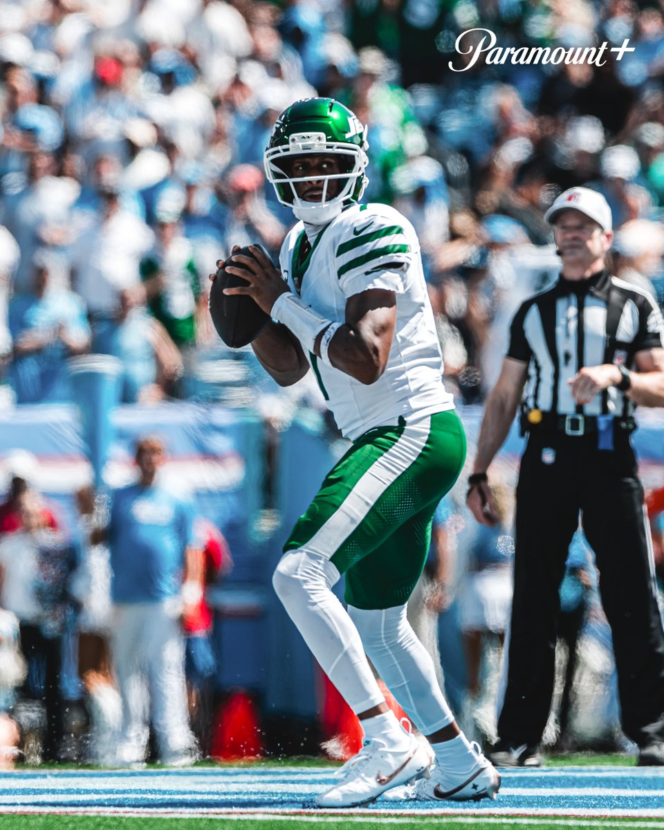 nyjets's tweet photo. same road fit tomorrow ⚪️🟢 https://t.co/85tRVadMre