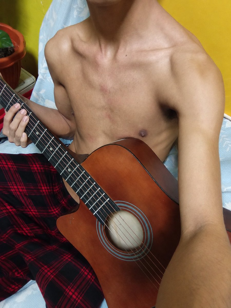 grilledchimken's tweet photo. gitarahin kita ems https://t.co/JdKDfHgmMZ