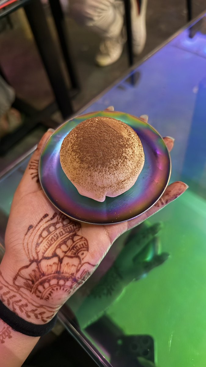 nanu_milana's tweet photo. #spot9 this weekend
Had an absolute ramen at 📍 NEON MARKET, Indiranagar
Perfect egg with a well balanced broth
tiramisu mochi is a must try
bit expensive place
but definitely worth a visit https://t.co/ZU7VJO3iEB