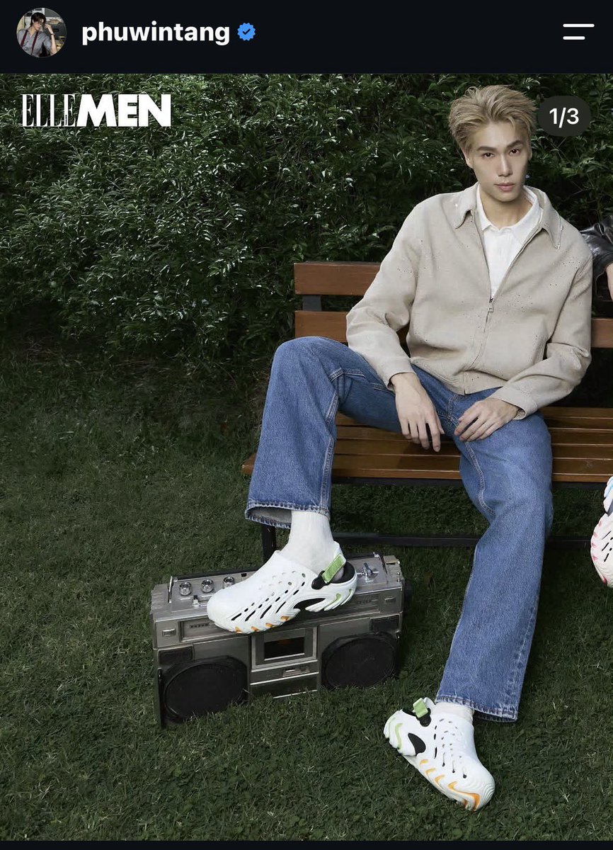 Doglover4evar's tweet photo. What the fck?

CUTTING OUT the one with Dunk and posting only the one with Santa? When Dunk posted 4 out of 5 pics from that shoot with Phuwin?

Because relationship aside, is THIS his idea of professionalism and respect?

It was a 3-person shoot, not a duo, in case he forgot… https://t.co/WvIrWhxFmS