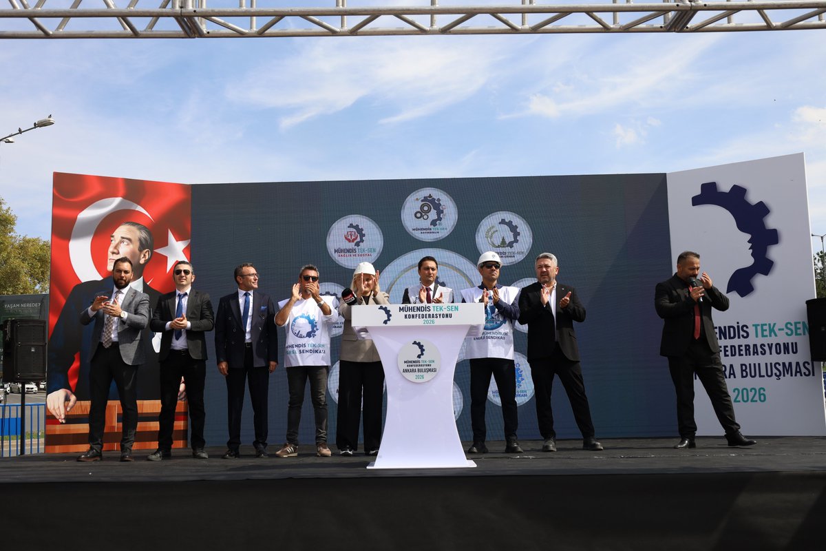 MuhTekBuro's tweet photo. Mühendis Tek-Sen Konfederasyonu Sendikaları ile birlikte Mühendis Tek-Sen Büro Sendikası olarak bugün Anıtpark’ta sesimizi duyurmak, haklarımızı ve haklı taleplerimizi tüm kamuoyuna ve yetkililere bir kez daha haykırmak için sahadaydık!  

Kamunun teknik gücünü oluşturan mühendisler, mimarlar, şehir plancıları, teknikerler ve teknisyenler; ülkemizin altyapısından enerjiye, ulaşımdan savunmaya, yapı denetiminden kamu hizmetlerinin sürekliliğine kadar kritik sorumluluklar üstleniyor.

Bizler ayrıcalık talep etmiyoruz! Yaptığımız işin, taşıdığımız sorumluluğun, mesleki birikimimizin ve kamu adına attığımız imzanın karşılığını istiyoruz.

Anıtpark’tan bir kez daha açıkça ifade ettik:

📚 Mühendislik ve Mimarlık Meslek Kanunu artık hayata geçirilmelidir.
Mühendis, mimar ve şehir plancılarının görev, yetki, sorumluluk, kariyer ve özlük hakları bütüncül bir yasal zemine kavuşturulmalıdır. Mesleki statümüz belirsizliklere değil, açık ve güçlü bir mevzuata dayanmalıdır.

⚙️ Tekniker ve teknisyenlere 3600 ek gösterge hakkı verilmelidir.
Sahada, bakımda, denetimde ve teknik süreçlerin her aşamasında sorumluluk üstlenen tekniker ve teknisyenlerin emeği ve mesleki sorumluluğu karşılıksız bırakılamaz. 3600 ek gösterge, yalnızca bugünün ücret meselesi değil; emeklilik hakkının ve çalışma hayatındaki adaletin de bir gereğidir.

📌 Kazanımlar emekliliğe yansıtılmalı, emeklilikte gelir kaybı sona erdirilmelidir.
Yıllar boyunca kamu hizmetine emek veren teknik personelin, emeklilikle birlikte ciddi gelir kaybına uğraması kabul edilemez. Ücret, tazminat ve diğer mali hakların emekliliğe yansıyacağı adil ve sürdürülebilir bir sistem kurulmalıdır.

⚖️ Aynı işi yapan teknik personel arasında hizmet kolundan kaynaklanan hak farklılıkları giderilmelidir.
Aynı sorumluluğu taşıyan, aynı sahada görev yapan ve aynı mesleki riski üstlenen çalışanların hakları bağlı oldukları hizmet koluna göre değişmemelidir. Koruyucu giyimden arazi tazminatına kadar teknik personelin haklarında eşitlik sağlanmalıdır.

Bizler hakkımız olmayanı istemiyoruz. Mesleğimizin itibarını, emeğimizin karşılığını ve geleceğimizin güvencesini istiyoruz. Taleplerimizi sonuç alana kadar savunacağız.  

#MühendisTekSenBüroSendikası