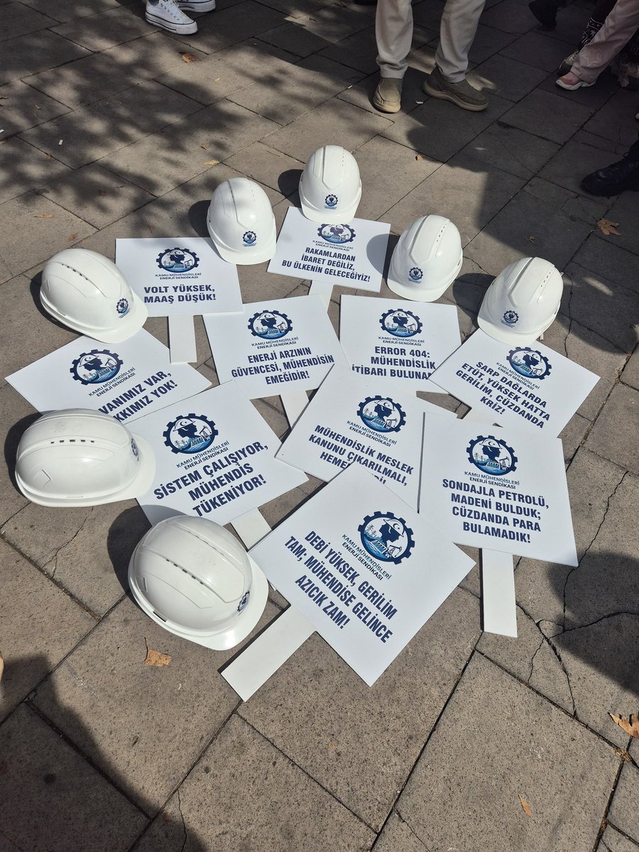 mvhasanozturk's tweet photo. Kamu mühendislerinin talebi açık: Emeğinin karşılığını almak, mesleğine yakışır koşullarda yaşamak!

Anıtpark’ta haklarını arayan mühendislerin, mimarların, şehir plancılarının ve tüm Teknik Hizmetler Sınıfı çalışanlarının yanındayım.

İktidar artık talepleri duymalı, ekonomik ve özlük hakları için somut adım atmalı. Meslektaşlarımızın hakkını Meclis’te de savunmaya devam edeceğiz!

#KamuMühendisleriAnıtParkta

@kaMUhendisleri