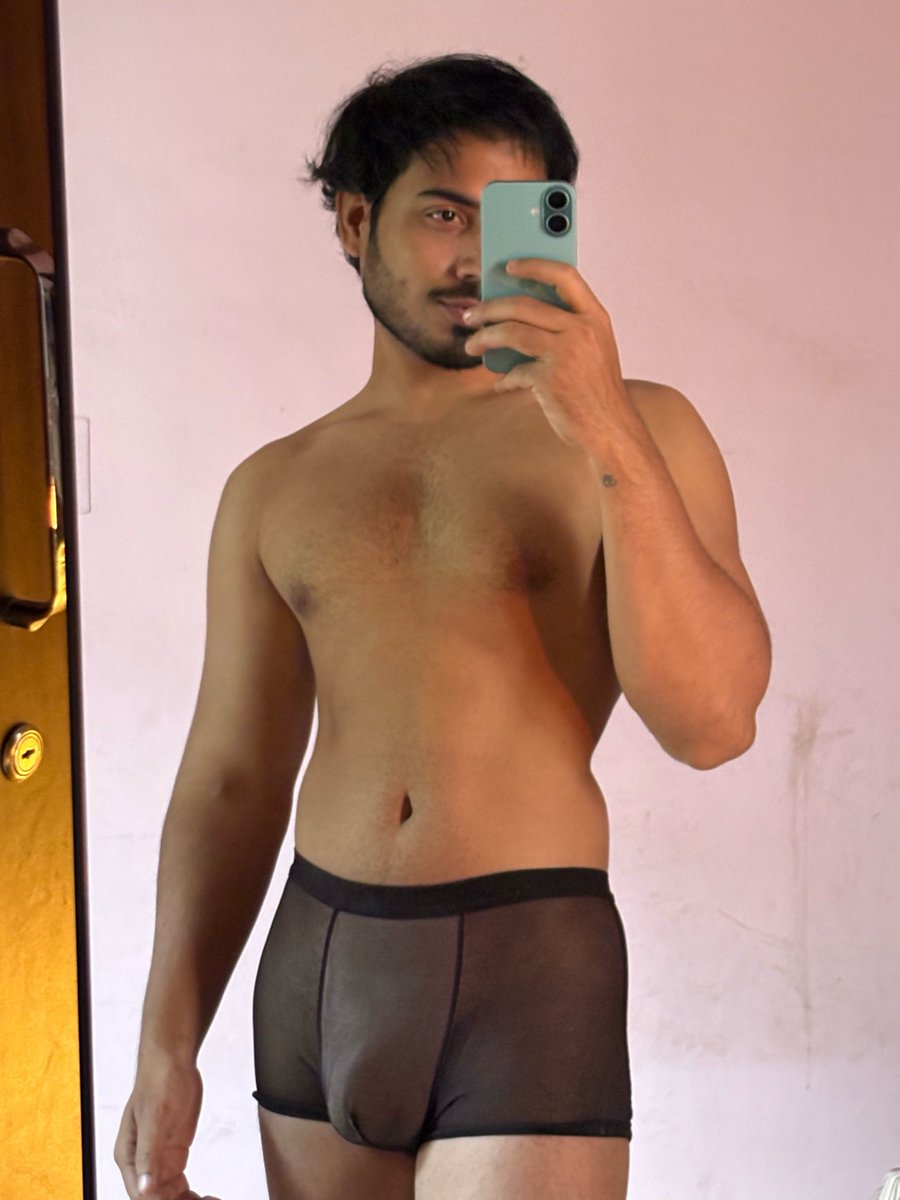 Dhruv_Sourabh's tweet photo. I'm no longer romanticizing life i'm sexualizing it🤭

https://t.co/Z1MN1AZGkx

#gym #indian #desi #desiboy #hotman #india #hotmodel #indianboy #desimen #men https://t.co/VSsipLhAe5