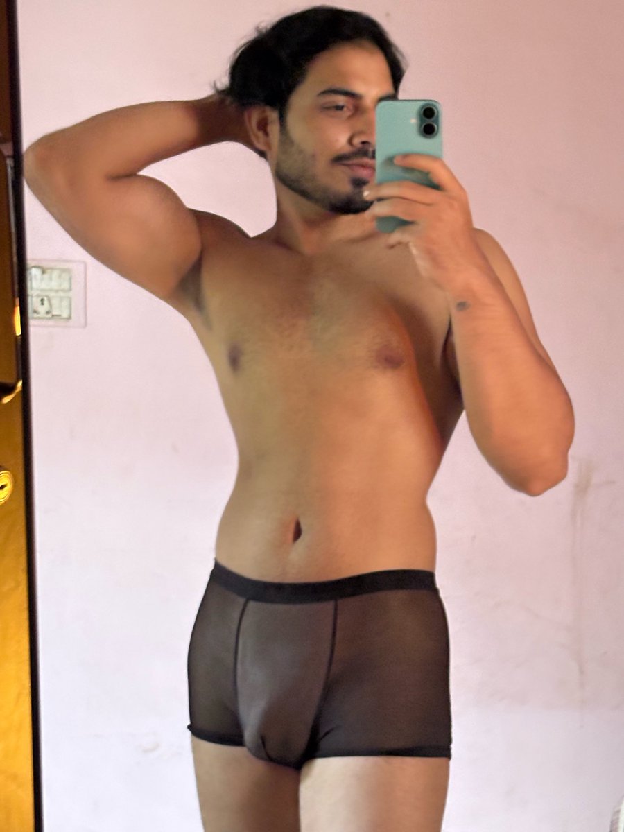 Dhruv_Sourabh's tweet photo. I'm no longer romanticizing life i'm sexualizing it🤭

https://t.co/Z1MN1AZGkx

#gym #indian #desi #desiboy #hotman #india #hotmodel #indianboy #desimen #men https://t.co/VSsipLhAe5