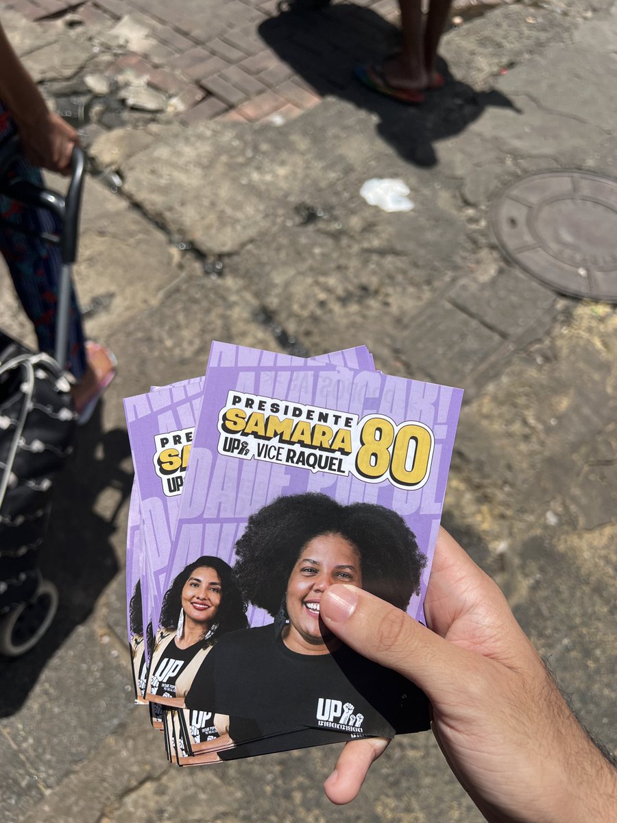 camaradaPapo's tweet photo. -essa Samara é aquela q quer obrigar os políticos a usarem o SUS? Vi ela na TV
- ela mesma 
-vou votar nela https://t.co/9rW0U3OizE