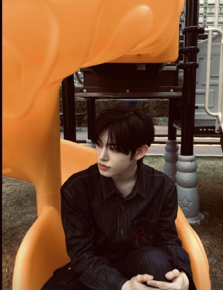 mming_je's tweet photo. @kickmandu 놀이터사진을좋아하는듯..........? https://t.co/NOJsqIAEU8