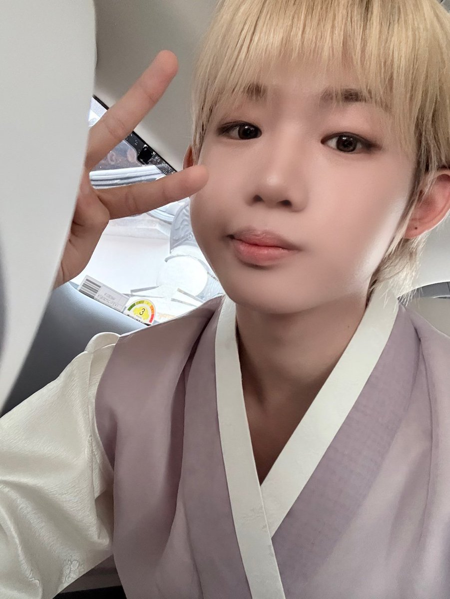 gussnsanto's tweet photo. 남은 연휴도 잘 보내고 있나용?? https://t.co/L4imm9MXSs