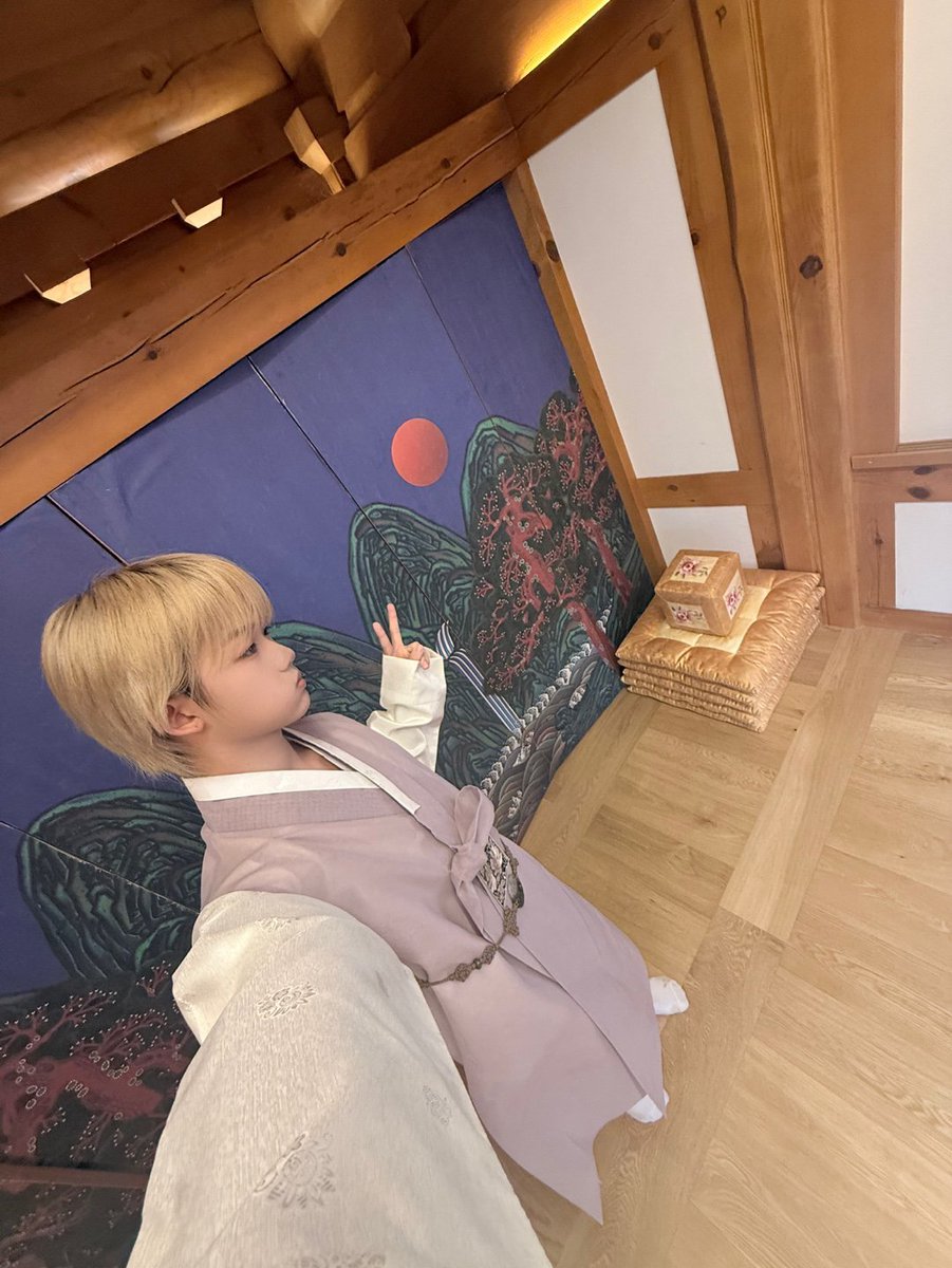 gussnsanto's tweet photo. 남은 연휴도 잘 보내고 있나용?? https://t.co/L4imm9MXSs