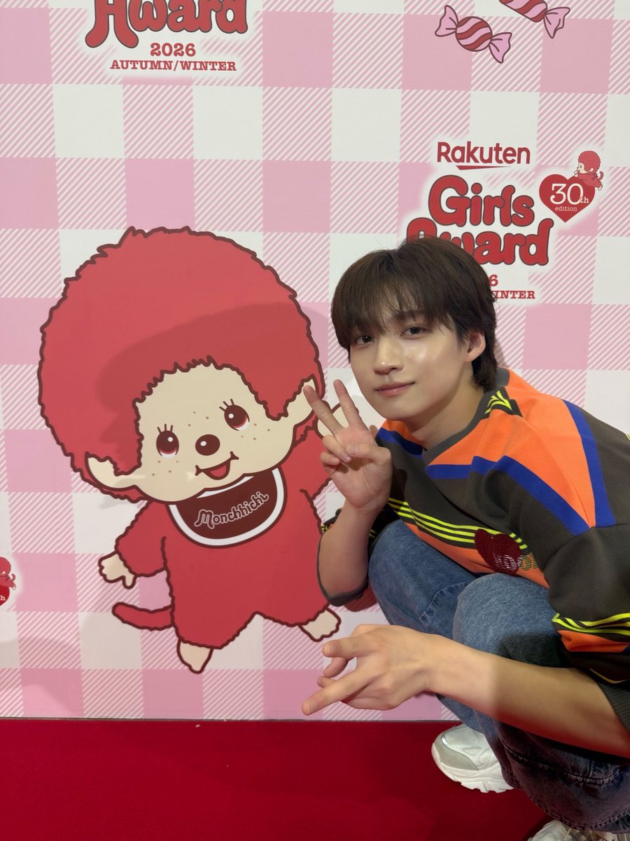 shigariku_mg's tweet photo. ／
Rakuten GirlsAward 2026 A/W🍰🍭
＼

久しぶりのランウェイでした
ハイド&amp;シークのステージにも突撃👊🏻
ありがとうございました！！

@GirlsAward 
#ガルアワ2026AW
#志賀李玖 https://t.co/zXEudGswt7