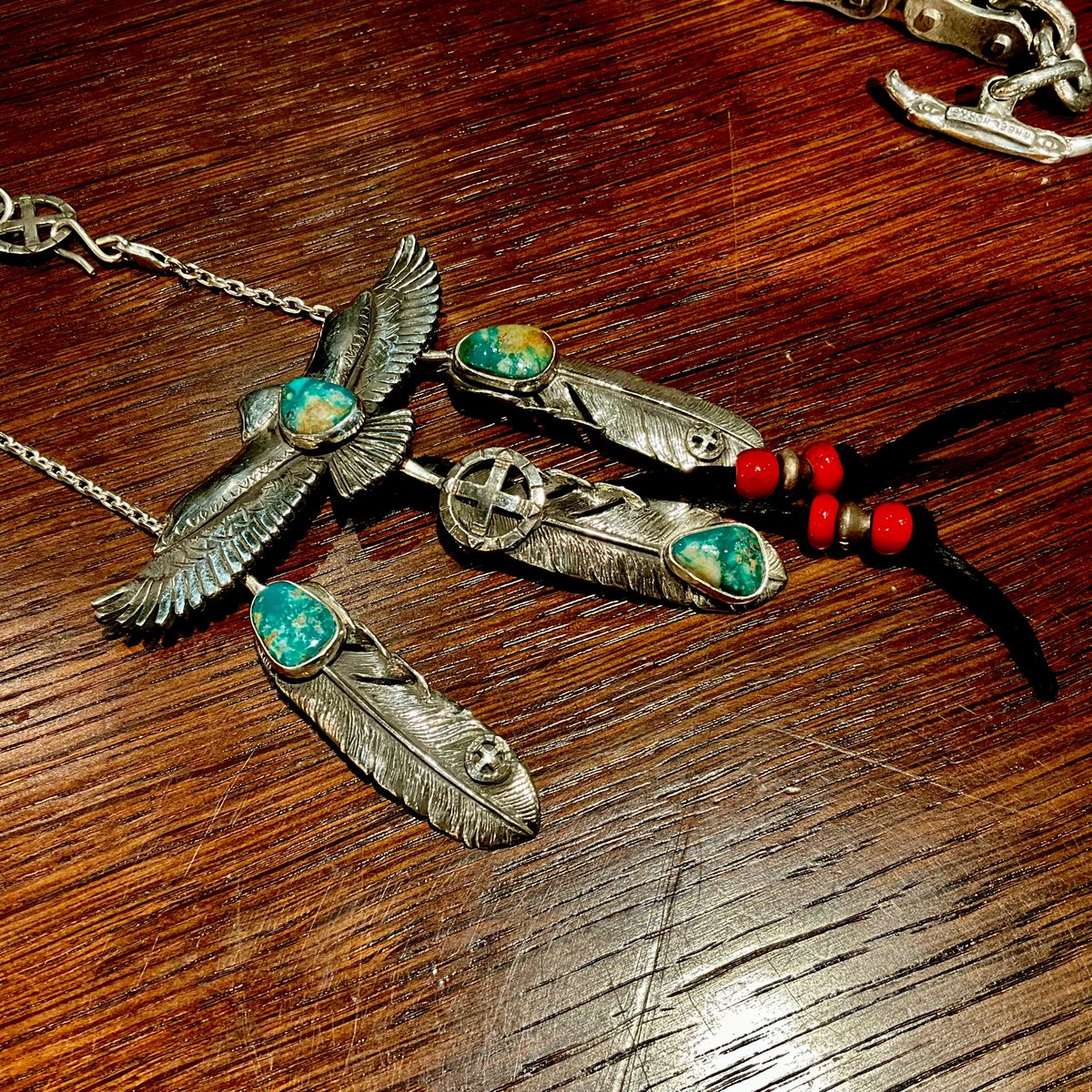 firstorderjewel's tweet photo. 特別販売会
WHEEL WORKS
ホイールワークス
18K yellow gold spider Tufa Cast Ring Lone mountain turquoise
22KGoldFeather
ターコイズジュエリー &ハンドメイドナイフビルダー
#ランダーブルー #LanderBlue
#turquoisejewelry #インディアンジュエリー #silverjewelry #jewelrymaker #turquoise #japanese
#turquoiselovers #turquoiselove #silversmith #bohemian #bohemianjewelry #jewelry #motorcycle #biker #touring #indianstyle
#turquoisecollector #feather #gold #22k #goldfeather #feathers #goldjewelry #22kgold #18Kgold #18K
#金 #goldring
FirstOrderJewelry
ファーストオーダージュエリー代官山
〒150-0033
東京都渋谷区猿楽町22−6カーサ・ローサD
firstorderjewelry@gmail.com