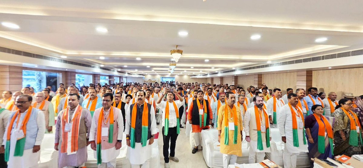 Bjpforawadh's tweet photo. आज सीतापुर रोड स्थित ब्रज की रसोई रिसॉर्ट में आगामी स्नातक एवं शिक्षक विधान परिषद चुनाव के निमित्त अवध क्षेत्र की महत्वपूर्ण संगठनात्मक बैठक आयोजित की गयी। https://t.co/497rAWWJzH