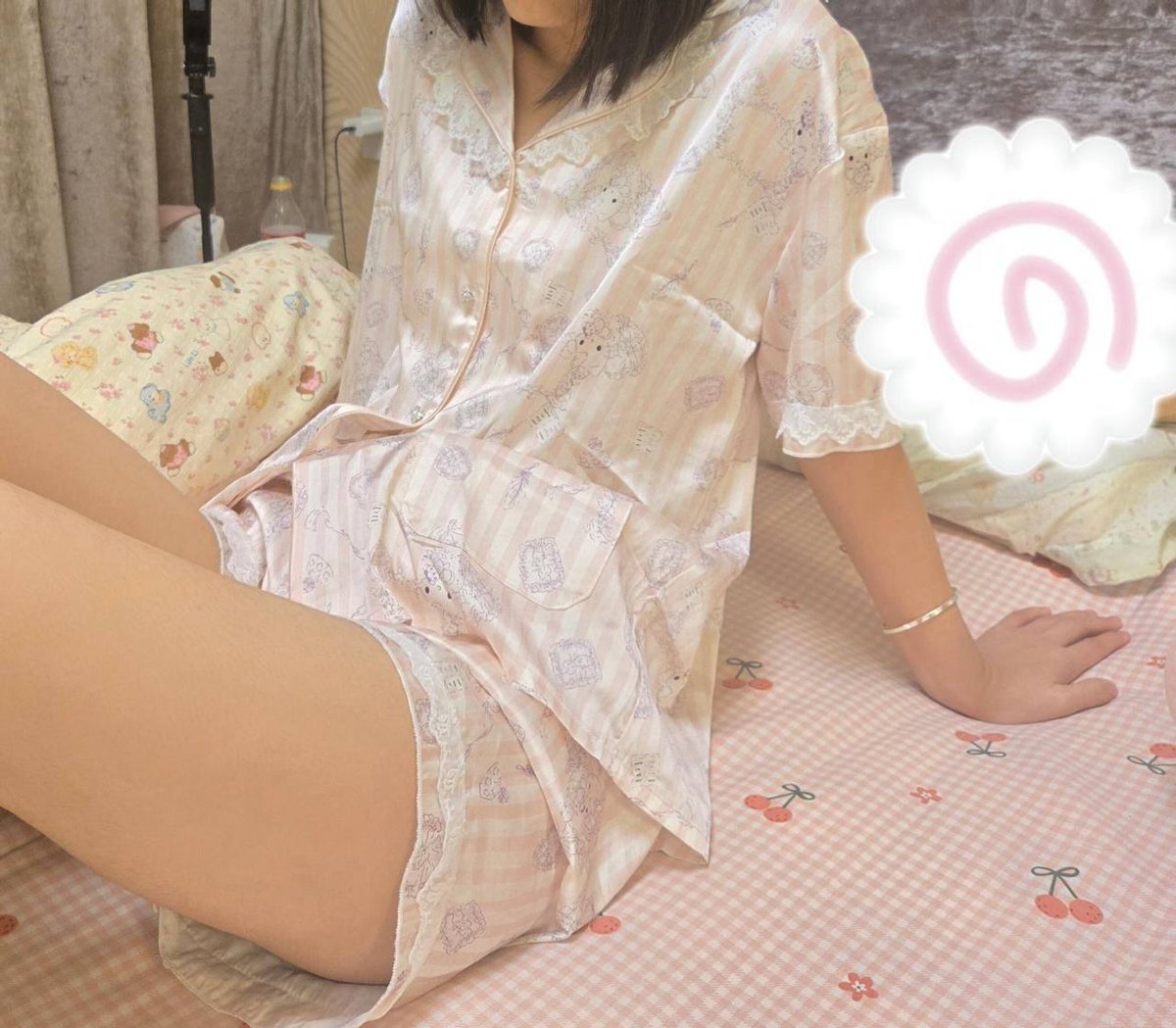 julia78cz0's tweet photo. 再强调一次：我不要🚪！真不要！ 想看什么痛快点告诉我， 我看到立马发.就是手发酸发不完而已 不需要你们打钱支持我
1：看福
2：看🐻 https://t.co/Eg6M3J6uXX