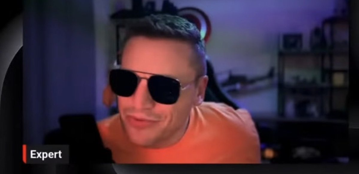jenisback1013's tweet photo. Oh hey @TheExpertOnX , what kind of filter are you using sir. You really want people to believe that this is the same person? 

You, sir, should never criticize someone’s body. You are not a fit man. https://t.co/3T3efjDwcu