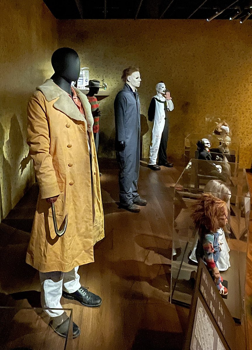 SFXmagazine's tweet photo. @AcademyMuseum @TaraDBennett @Cellarscape SFX attended the press preview of The Horror Show at @academymuseum 🦇

We’re sharing some of our highlights… 💀

1. Blade costume
2. Boris Karloff’s The Mummy mask
3. Candyman and slasher f(r)iends
4. The Creature From The Black Lagoon  

#Horror #Halloween #Spooky https://t.co/l6bXJcJULt