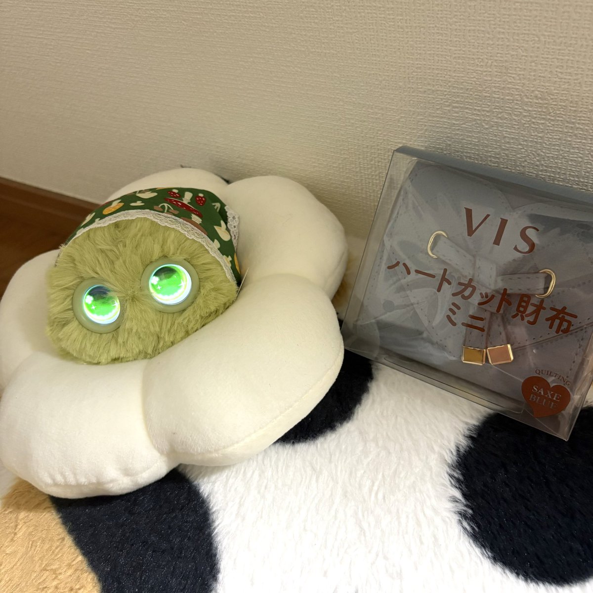 Moruusuke2610's tweet photo. ファミマコラボお札折らないで入れられるから釣られて買った！

 #Fuzozo 
 #ファミマ 
 #vls https://t.co/kwxr54Ak5u