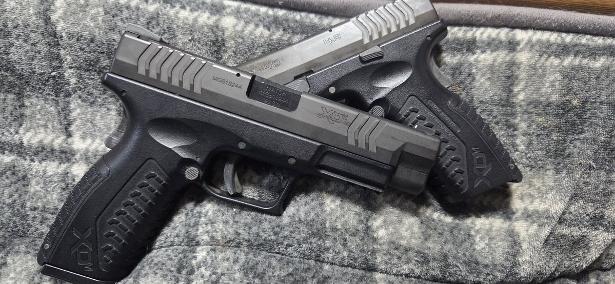 OBR_1998_0609's tweet photo. #このツイートを見た人は武器ならなんでもいいから好きな武器晒しなさい
M14とXDM40とM1911A1よ https://t.co/4u1WZfMkrl