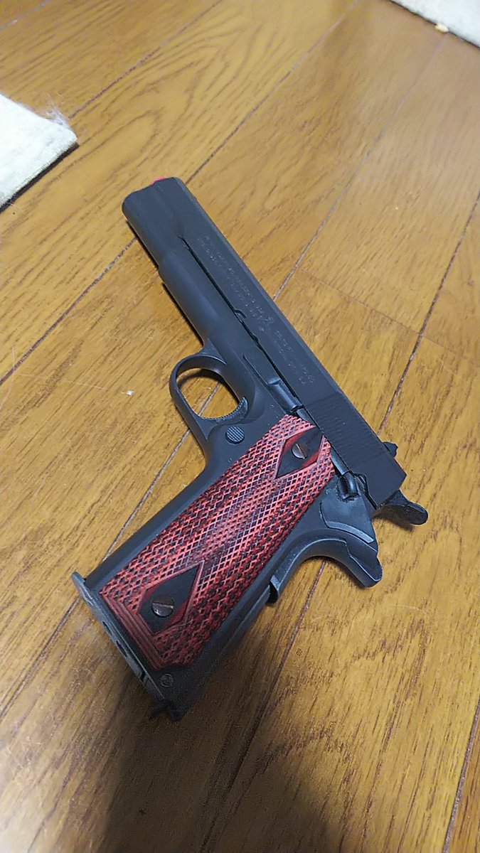 OBR_1998_0609's tweet photo. #このツイートを見た人は武器ならなんでもいいから好きな武器晒しなさい
M14とXDM40とM1911A1よ https://t.co/4u1WZfMkrl