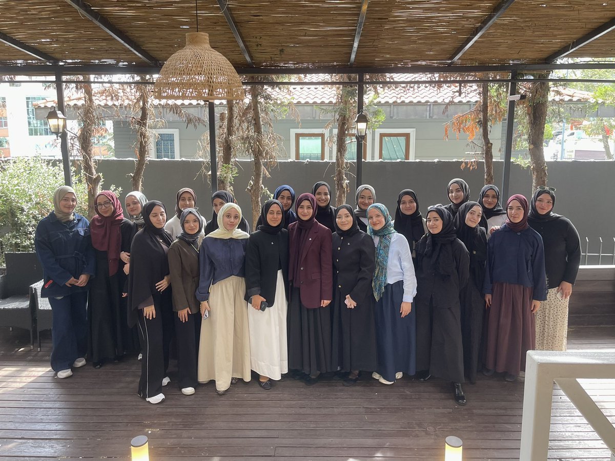 tugvaistuni's tweet photo. Gücünü birlikteliğinden alan büyük bir ekip. 💫

TÜGVA İstanbul Üniversiteler Koordinatörlüğü olarak Divan Kahvaltımızda bir araya geldik.

Yeni dönemin hedeflerini, heyecanını ve gayretini paylaşırken; muhabbetimizi, kardeşliğimizi ve teşkilat ruhumuzu da pekiştirdik. 🫂🤍 https://t.co/miq111UK7s