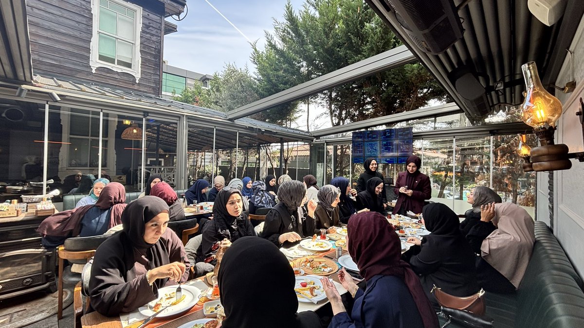 tugvaistuni's tweet photo. Gücünü birlikteliğinden alan büyük bir ekip. 💫

TÜGVA İstanbul Üniversiteler Koordinatörlüğü olarak Divan Kahvaltımızda bir araya geldik.

Yeni dönemin hedeflerini, heyecanını ve gayretini paylaşırken; muhabbetimizi, kardeşliğimizi ve teşkilat ruhumuzu da pekiştirdik. 🫂🤍 https://t.co/miq111UK7s