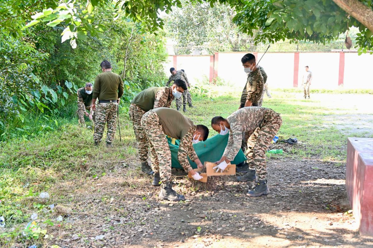 109_Bn_CRPF's tweet photo. Dedicated personnel of the @109_Bn_CRPF actively participated in a #Shramdaan drive at the 10 bedded Ayush Hospital, Mongsangei as part of the ongoing #SwachhataHiSeva2026 campaign. Proud to champion the spirit of service &amp; commitment to community well-being.
#SHS2026 https://t.co/ENbFrRg1dY