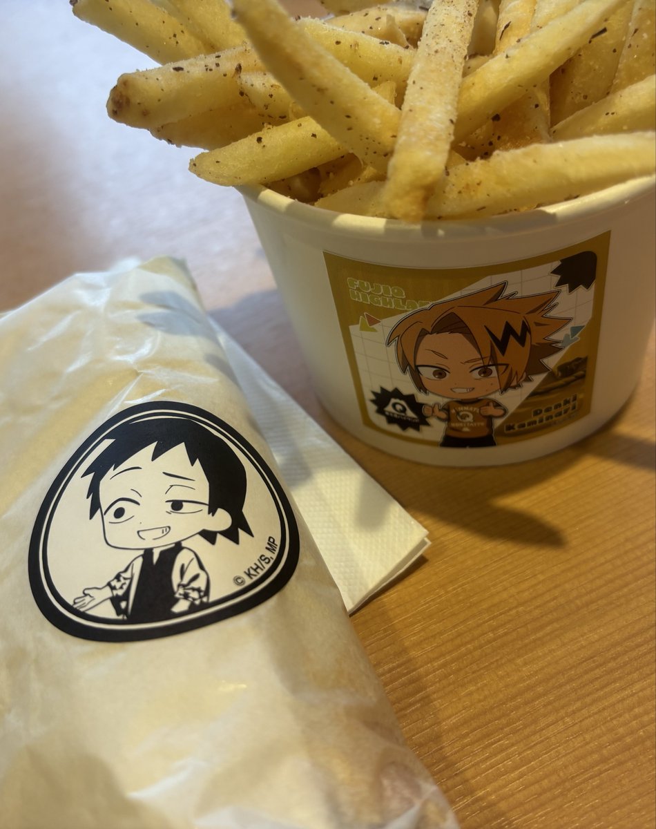 aky527349's tweet photo. とりあえず日常じゃないけどログでも…
富士急二桁年ぶりだし雨でアトラクほぼ乗れてないけど楽しかった https://t.co/GOnFdynodt