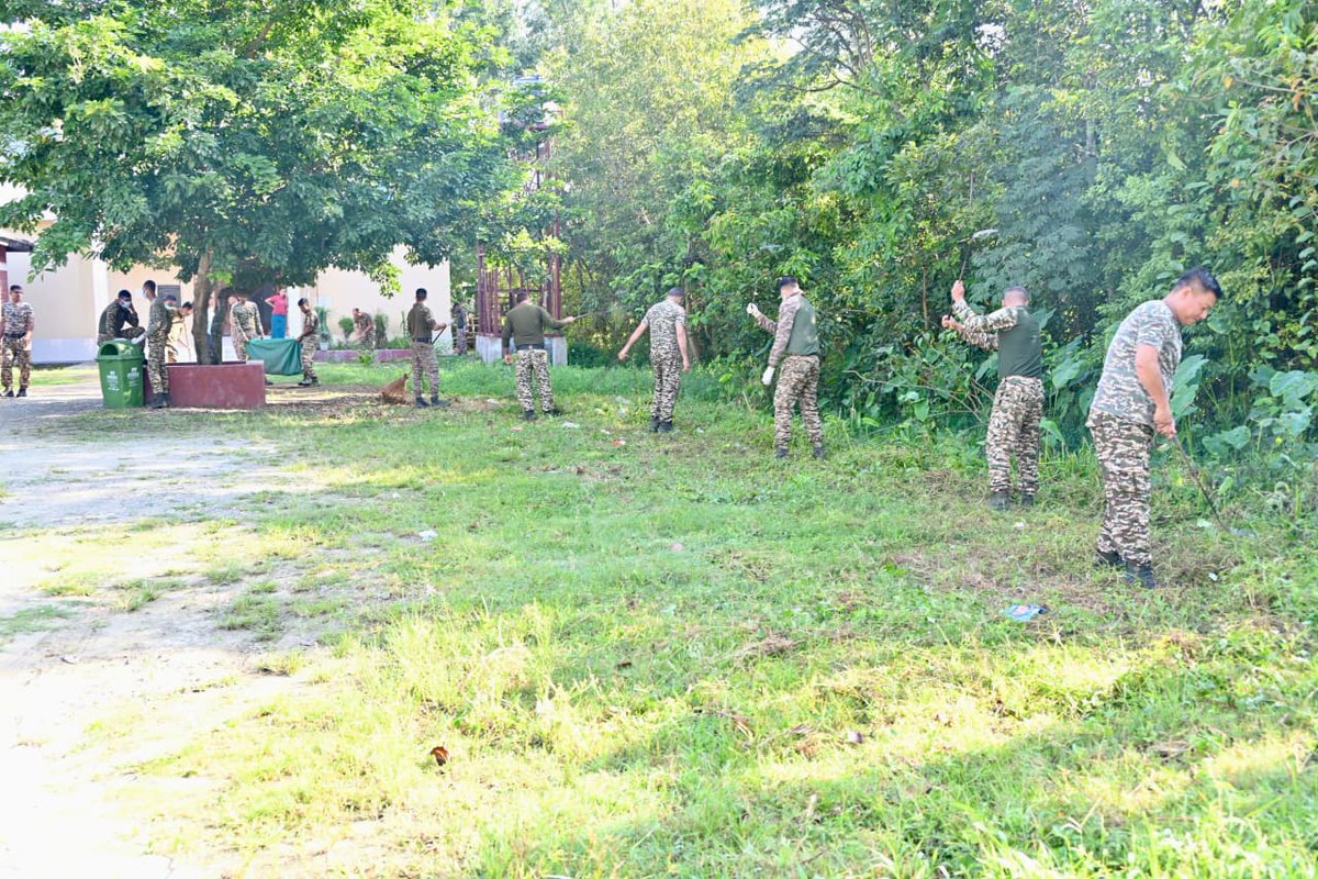 109_Bn_CRPF's tweet photo. Dedicated personnel of the @109_Bn_CRPF actively participated in a #Shramdaan drive at the 10 bedded Ayush Hospital, Mongsangei as part of the ongoing #SwachhataHiSeva2026 campaign. Proud to champion the spirit of service &amp; commitment to community well-being.
#SHS2026 https://t.co/ENbFrRg1dY