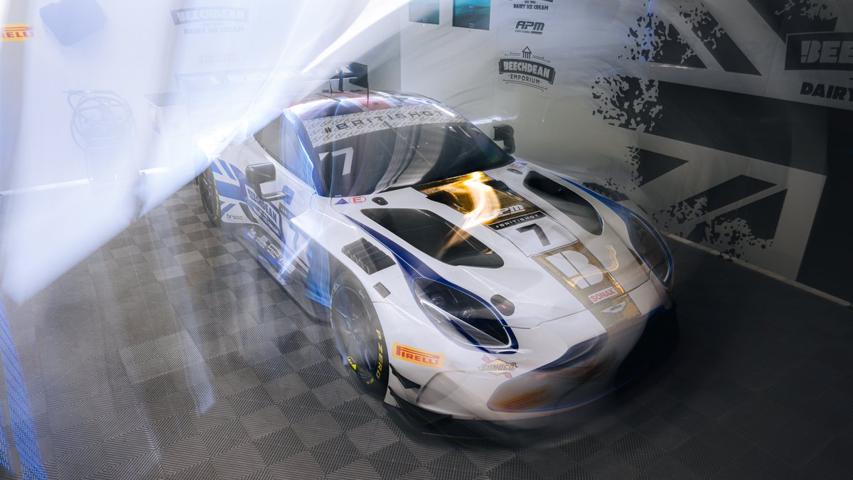 BeechdeanAMR's tweet photo. 🚦Qualifying time for Andrew &amp; Ross as they aim for a crucial British GT pole.

📺  Watch LIVE: https://t.co/xj8oRYIeyd

📸 Phil Hay https://t.co/YiloEgEOgw