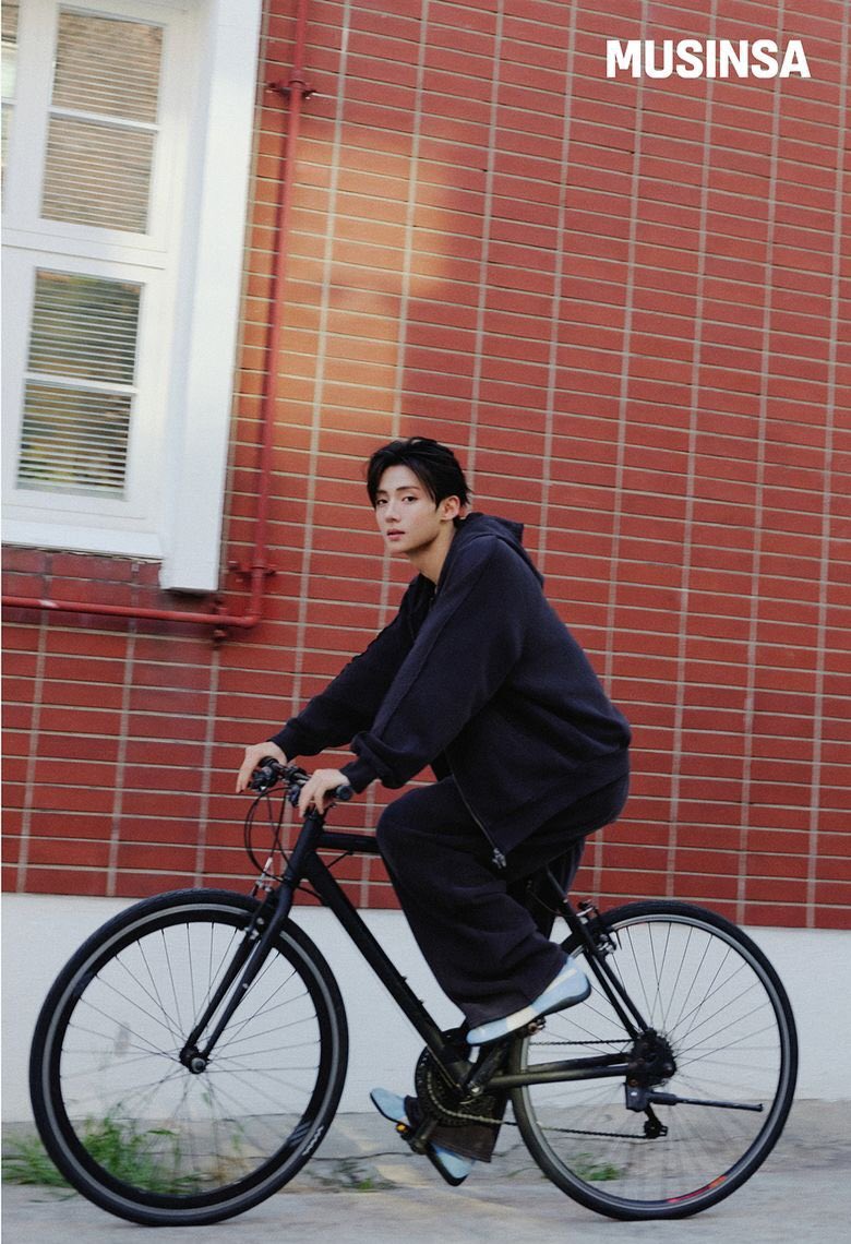 ALD1SANGWON's tweet photo. MUSINSA X PUMA 

#상원 #SANGWON #李相沅 #ザパフォ #알파드라이브원 #ALD1 #이상원 #LEESANGWON  #ALPHADRIVEONE https://t.co/ZNzo6ST3lA