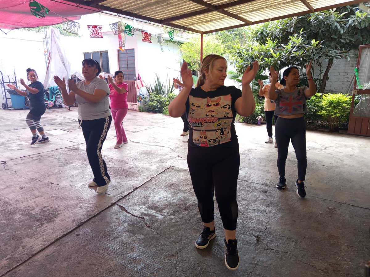 Dolores_PL's tweet photo. 💃🌹 Gracias a todas nuestras vecinas por participar con tanto entusiasmo en las #ClasesDeBaileFitness.
En nuestra Casa de Gestión y Atención seguimos creando espacios gratuitos para el bienestar, la convivencia y la activación física de las familias del #Distrito4 en #Iztapalapa.
🏃🏻♀️✨ Lunes a viernes
⏰ 09:00 a 10:00 horas
📍 Calle San Francisco No. 125, esquina Cerrada de San Salvador, Pueblo de San Lorenzo Tezonco.
¡Las esperamos para bailar, ejercitarnos y comenzar el día con toda la actitud! 💪🏻💃🏻❤️
#DoloresDiputada
#BaileFitness
#Distrito4
#Iztapalapa
#CuartaTransformación