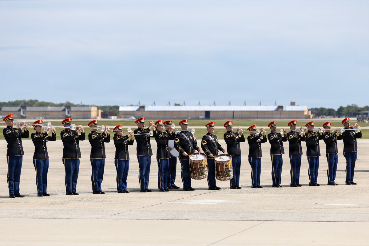 The U.S. Army Herald Trumpets, the U.S. Army Presidential Salute ...