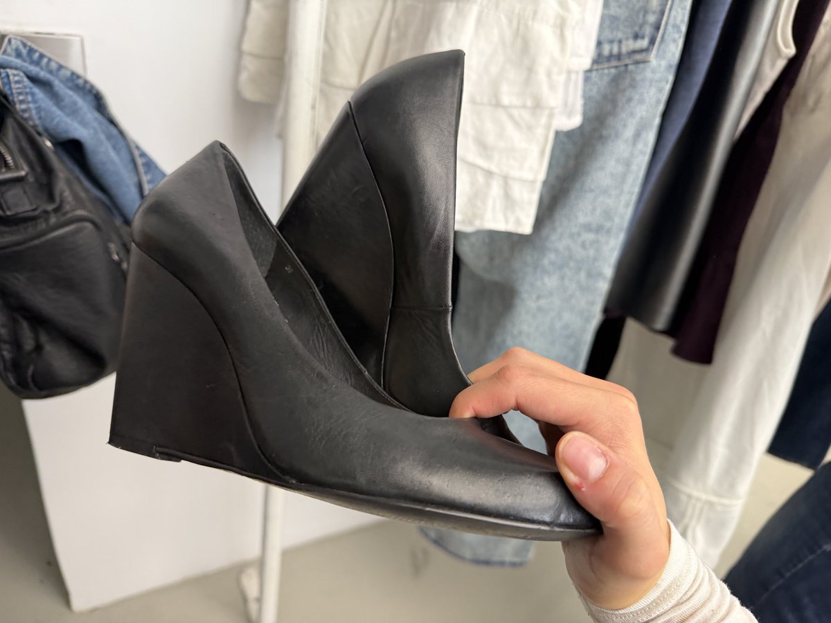 wxariee's tweet photo. J’ai besoin de +++ de chaussures les #moneyslave bougez vous le cul et raquez https://t.co/yS0fvFKhOx
