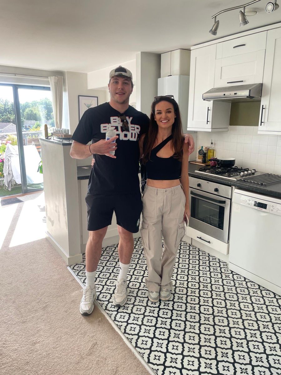 JasonWing10's tweet photo. Brother and sister off to a festival in Brighton today - enjoy! ❤️❤️ https://t.co/VDok6CQXFq
