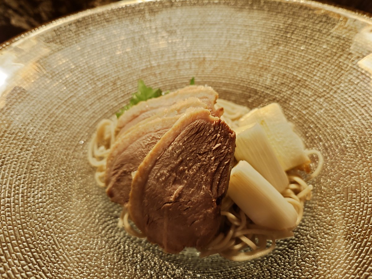 takeokim02's tweet photo. 23日 #限りなく白く 3周年AnniversaryWhite
終わりに行きつけの和食屋さんでそばを堪能!
そば前でお酒を堪能して、そばで締め!
いいシルバーウィークでした!
ほろ酔い気分で mole前を通過…
あ、夜帯あったんだった…
明日、木曜定期行きます(笑)
#BYBBiT #iluxion #CrystalNeige https://t.co/7HBWiua6bn