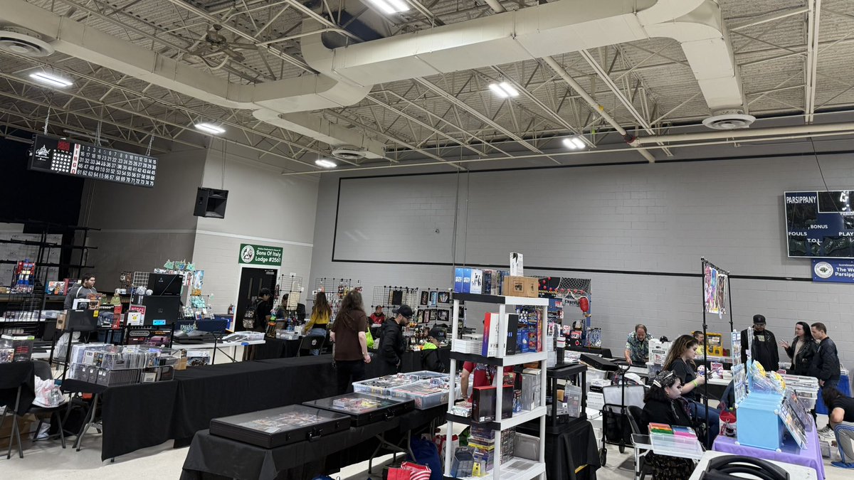 aVideoGameCon's tweet photo. Let the sales begin! #avgc #vendorshow #nj #newjersey #videogames #indieart #collectibles #art #crafts #sales #gamesales https://t.co/hsr5IRk6ib