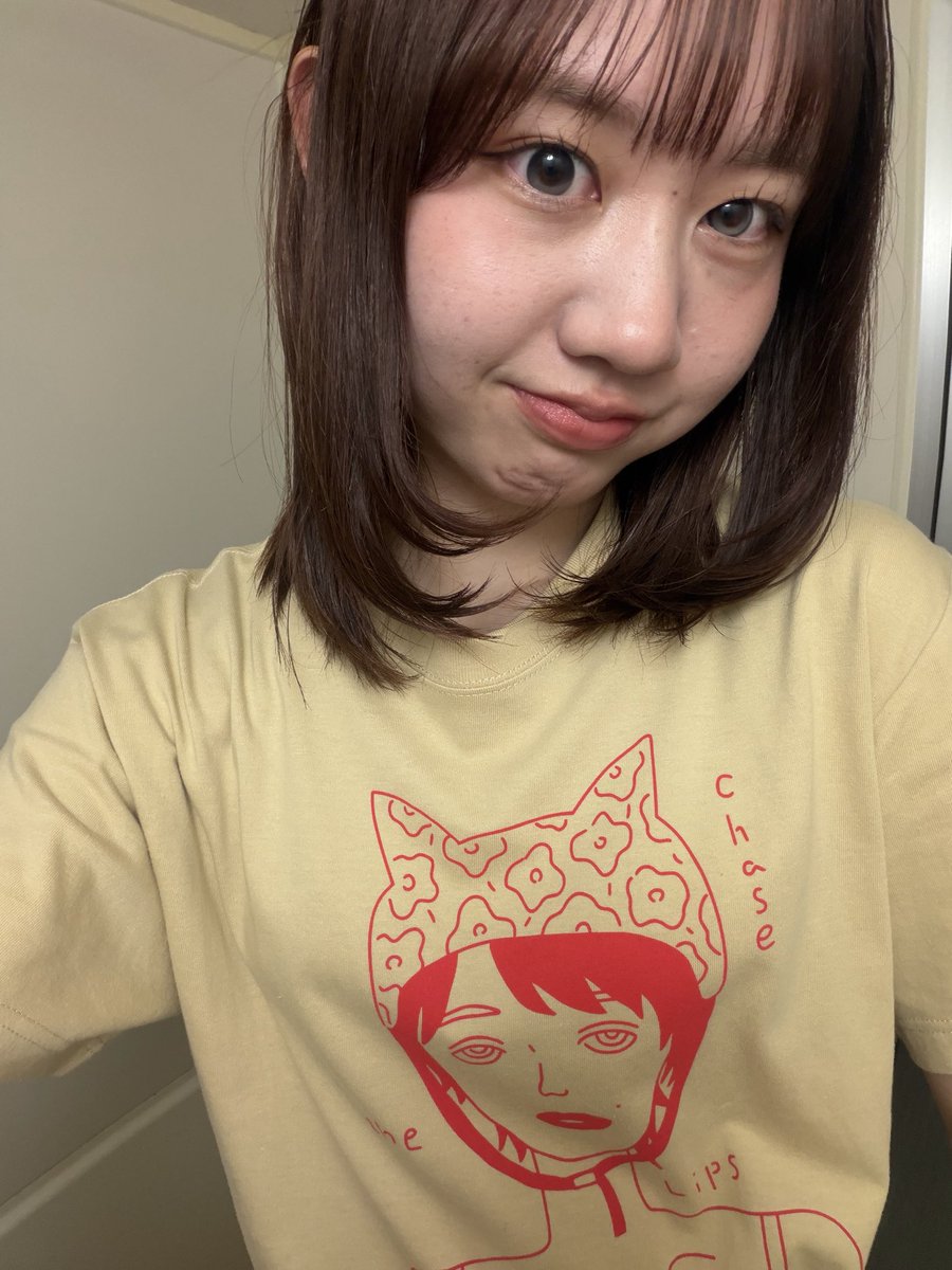 myon__45's tweet photo. このTシャツお気に入りすぎてめっちゃ着てる🎶🎶💋
とんだ林蘭ｻﾝとのコラボはホンマに間違いないんよ〜∩^ω^∩💕
大切に着るけどボロボロになるまで着ます❕（？）
顔出し恥ずいからすぐ消すｶﾓ^ - ^
@aimyonGtter https://t.co/JKlB7FjrUp