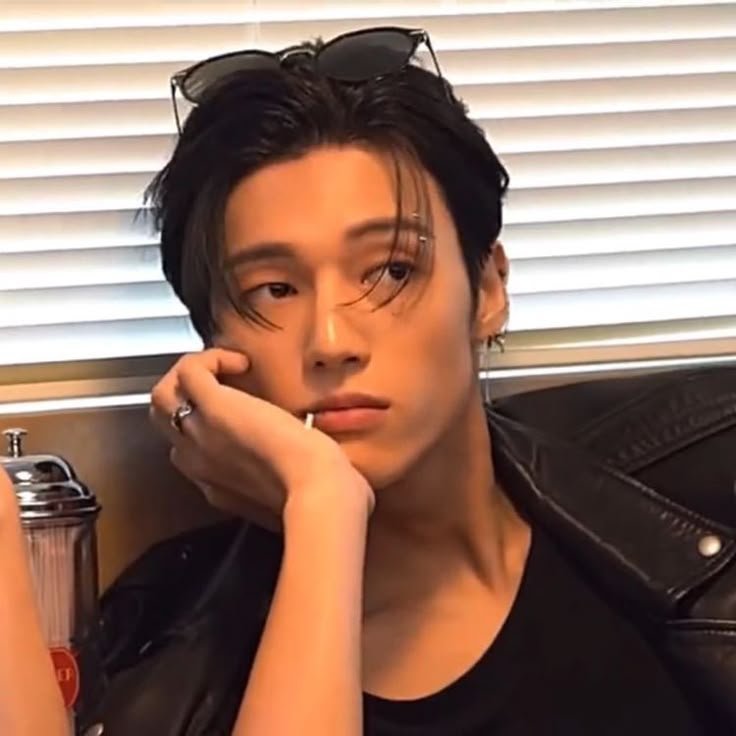 cristal_core's tweet photo. Guys..why is wooyoung so fine? #atiny #ateeztwt https://t.co/3yvxjNOihH