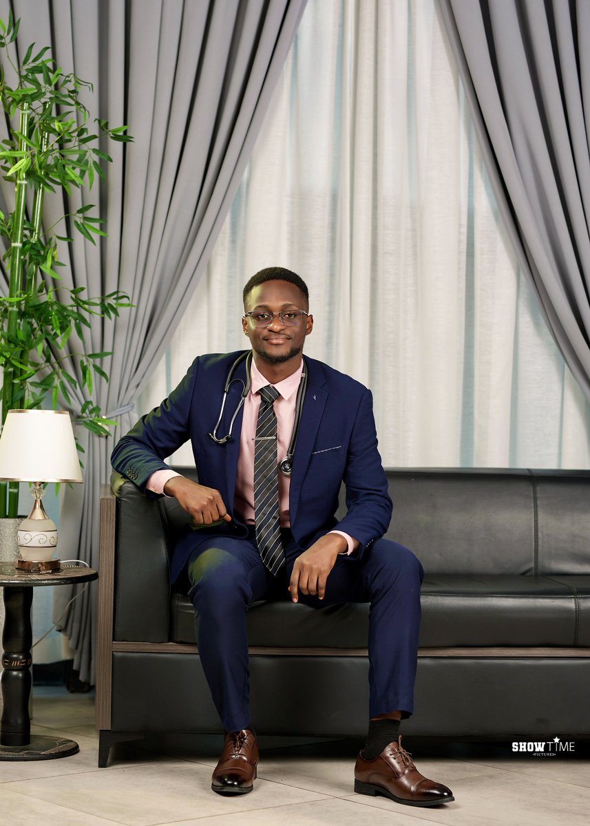 i_amjayb's tweet photo. 98%....99%....100% Degree Completed 
🎓👨‍🎓🩺⚕️🥼

Reintroducing
Dr (med) Joshua Bernard Frimpong,
First of His Name. https://t.co/B1LLiQsHIV
