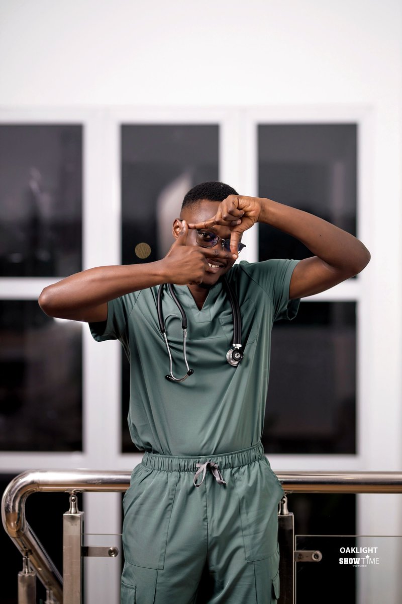 i_amjayb's tweet photo. 98%....99%....100% Degree Completed 
🎓👨‍🎓🩺⚕️🥼

Reintroducing
Dr (med) Joshua Bernard Frimpong,
First of His Name. https://t.co/B1LLiQsHIV