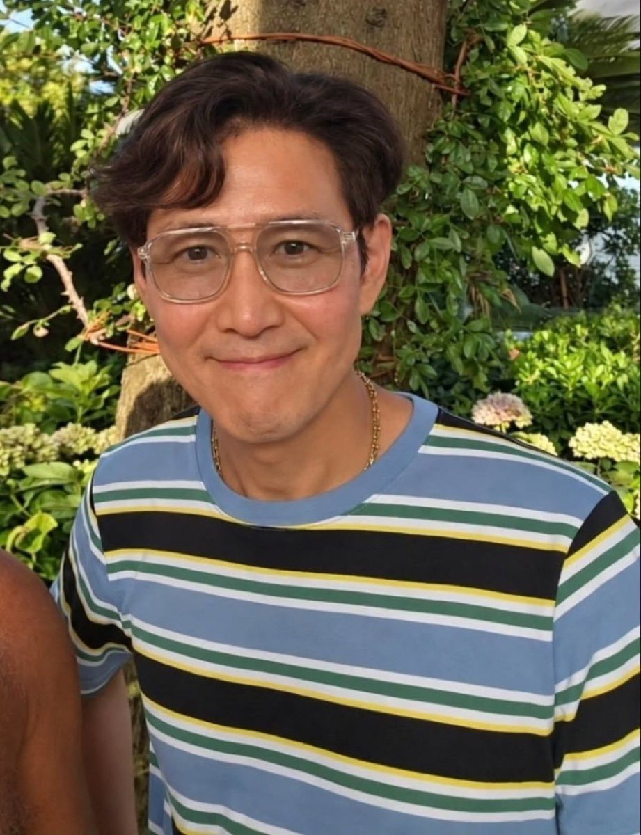 sunsegay's tweet photo. HIS EYES ARE SO BIG HERE AWWWWW😭😭 MAMA https://t.co/fG1Y5VNsLD
