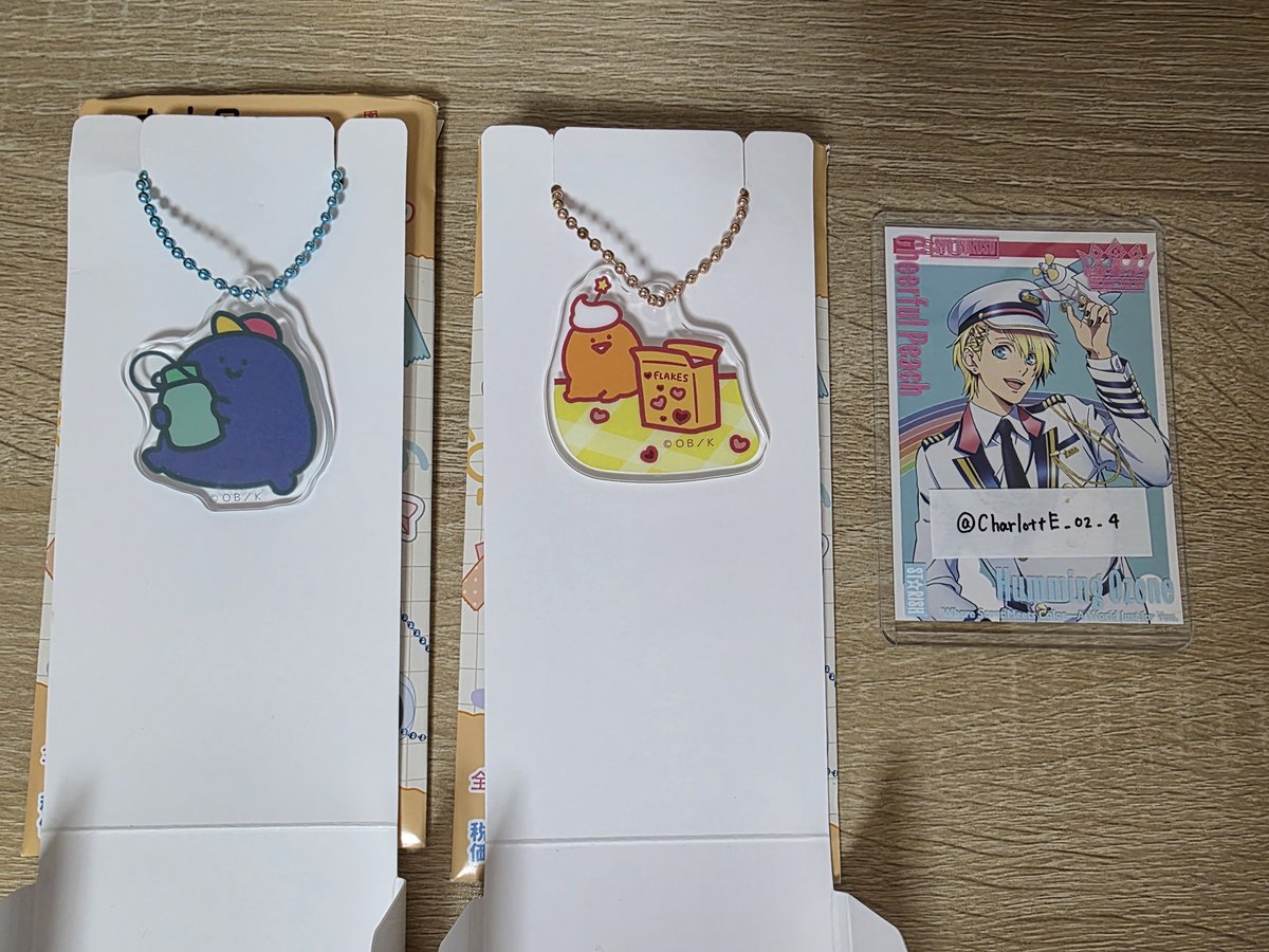 CharlottE_02_4's tweet photo. 【譲渡】お文具といっしょ ローソン ファミリーマート アクリルキーホルダー めじるしアクセサリー

譲▶名も無き者さん、ゼリーさん

求▶定価＋送料

初回お取引ツイフィ必読。こちら郵送になります。
可能であればキャラ毎、もしくは2点〜でお願いいたします。 https://t.co/Bm40yUS8XM