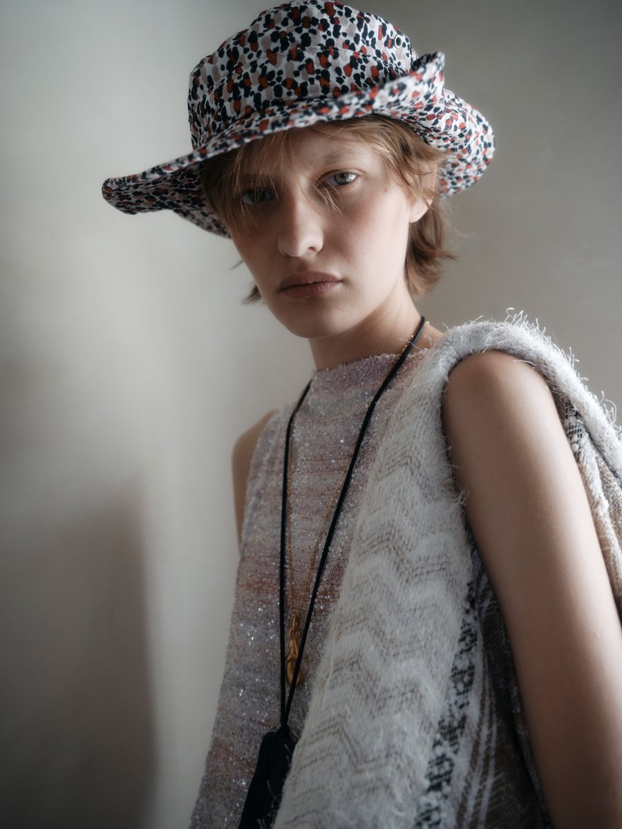 Missoni's tweet photo. Colour surfaces, disappears, returns in the Missoni Spring Summer 2027 collection.

Relive the show at https://t.co/JqImiJpAbu

#MissoniSS27 https://t.co/3EzI1PqFC6