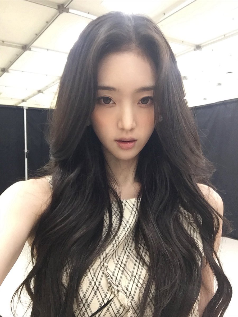 dailysuisol's tweet photo. leesol bubble update 🫧 

#KiiiKiii #키키 #LEESOL #이솔 https://t.co/sz8Dxa6jmC