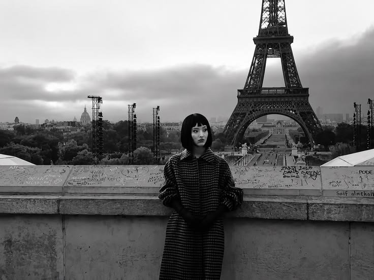 westsidesunni's tweet photo. I lost my mind in paris https://t.co/YjXDxuajNc