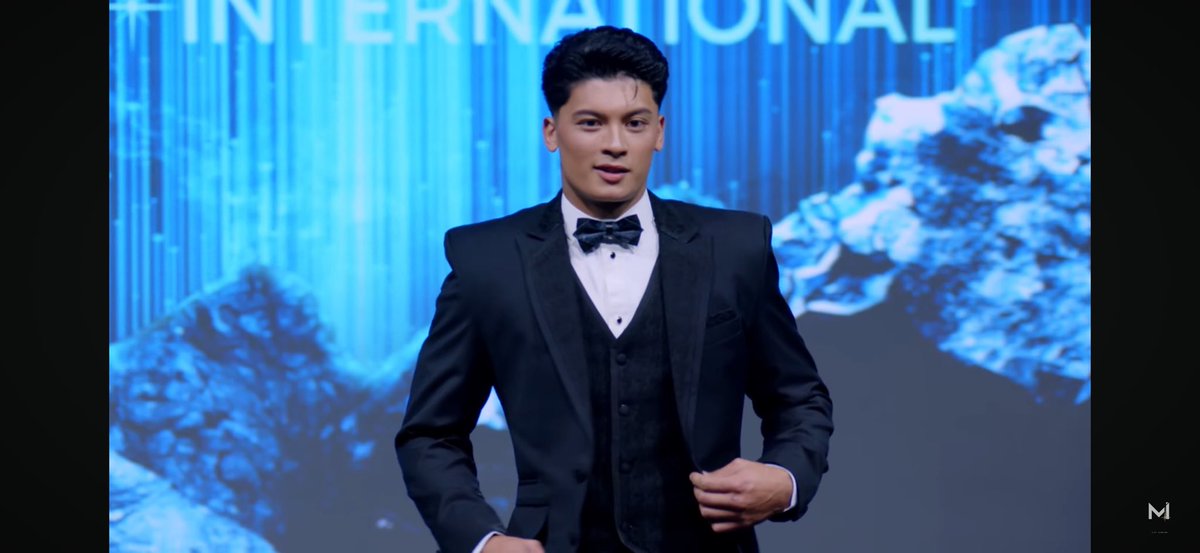KerwinRegis's tweet photo. John Wayne Alba looks stunning and exudes confident elegance in his suit during the evening wear competition. π΅π
#MisterInternational2026
#JohnWayneAlba https://t.co/PXWcz6tDYF