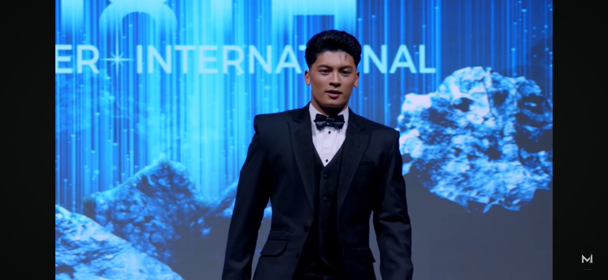 KerwinRegis's tweet photo. John Wayne Alba looks stunning and exudes confident elegance in his suit during the evening wear competition. π΅π
#MisterInternational2026
#JohnWayneAlba https://t.co/PXWcz6tDYF